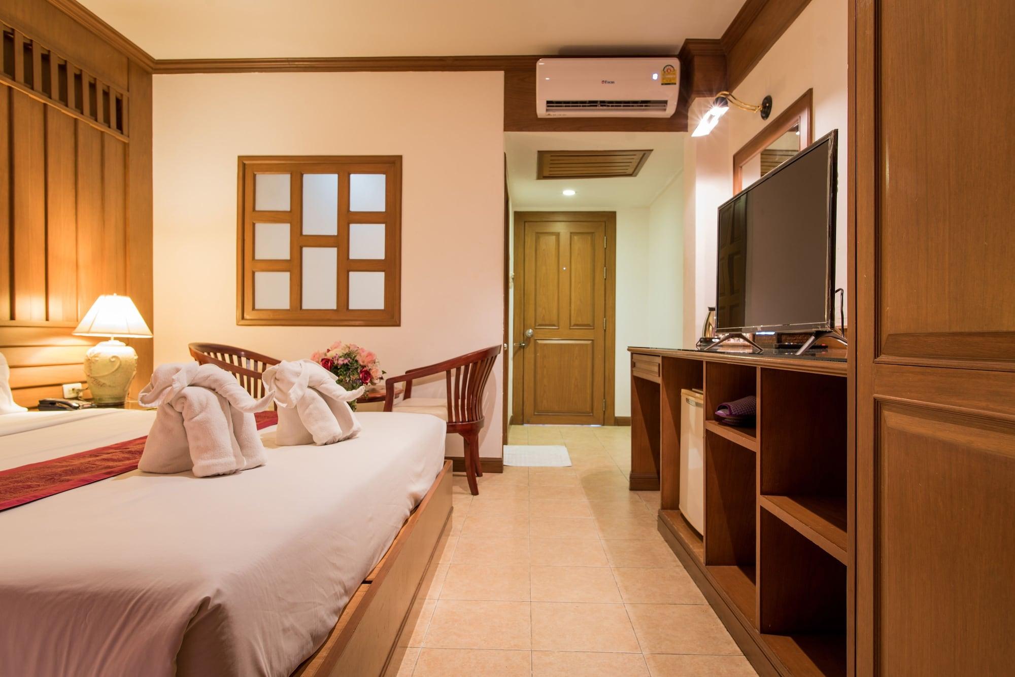 Cello Hotel Patong Exteriör bild